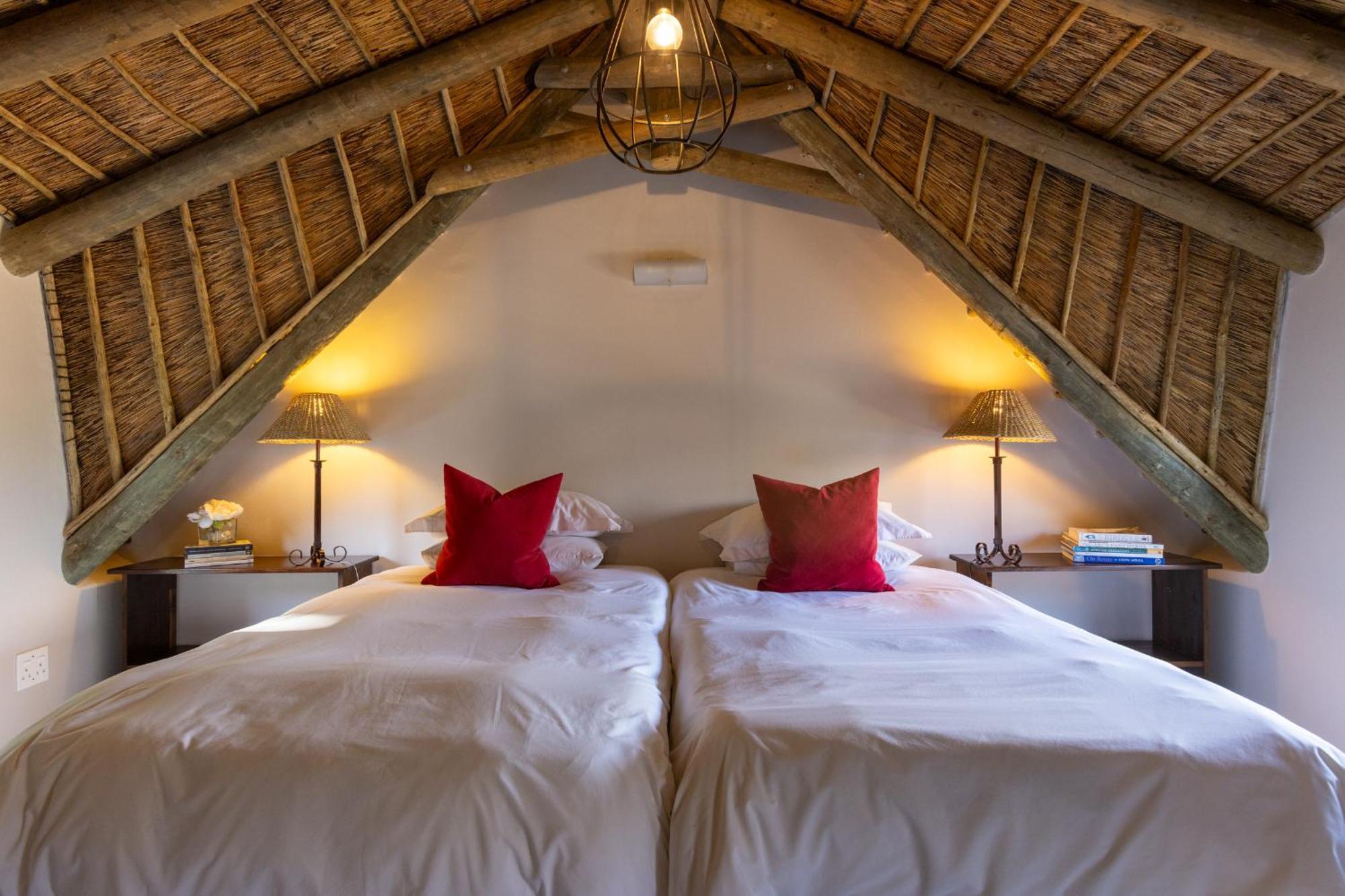 Serene, Thatched Apartment In Noordhoek, ケープタウン エクステリア 写真